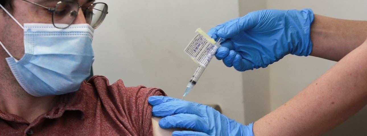  Israelis Wary about Partaking in First Round of Vaccinations