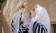 60% of Jewish Israelis Plan to Fast on Yom Kippur 
