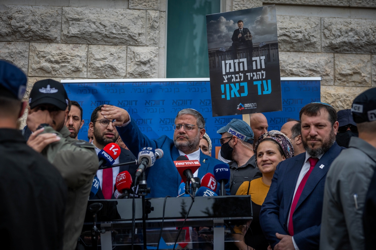 השר לביטחון לאומי לפני פתיחת הדיון בעניינו בבית המשפט העליון, אפריל 2026 | Photo by Yonatan Sindel/Flash90