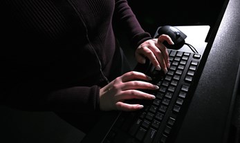 השפעה זרה: השאלה החשובה היא לא איך מזהים חשבונות איראניים | Photo by AAP via REUTERS
