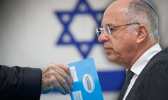 יו"ר ועדת הבחירות, השופט סולברג. להתאים את הכללים למציאות החדשה | Photos by Yonatan Sindel, Olivier Fitoussi/Flash90