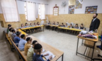 תלמידים חרדים במאה שערים. למדינה אסור לשכוח את אחריותה.