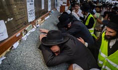 קבר ר' נחמן מברסלב. רוב המבקרים הישראלים – מסורתיים ולא חרדים
