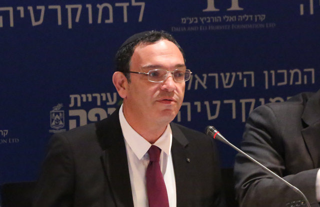 שר החינוך הרב שי פירון